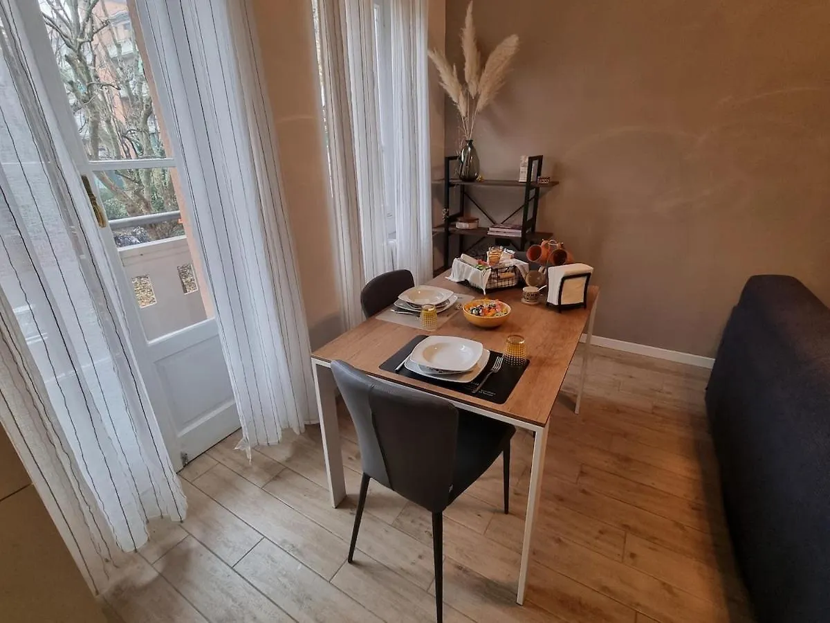 Cozy Place In ميلان 0*,
